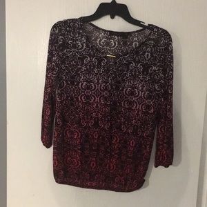 Pattern blouse with 3/4 sleeve, elastic around hem